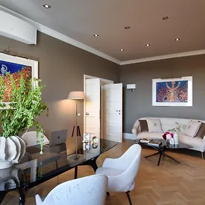 https://la-residenza-florence.it-tuscanyhotel.com