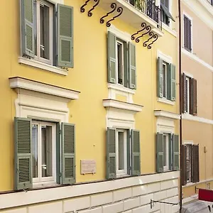 Garibaldi Piazza Di Spagna Guest house