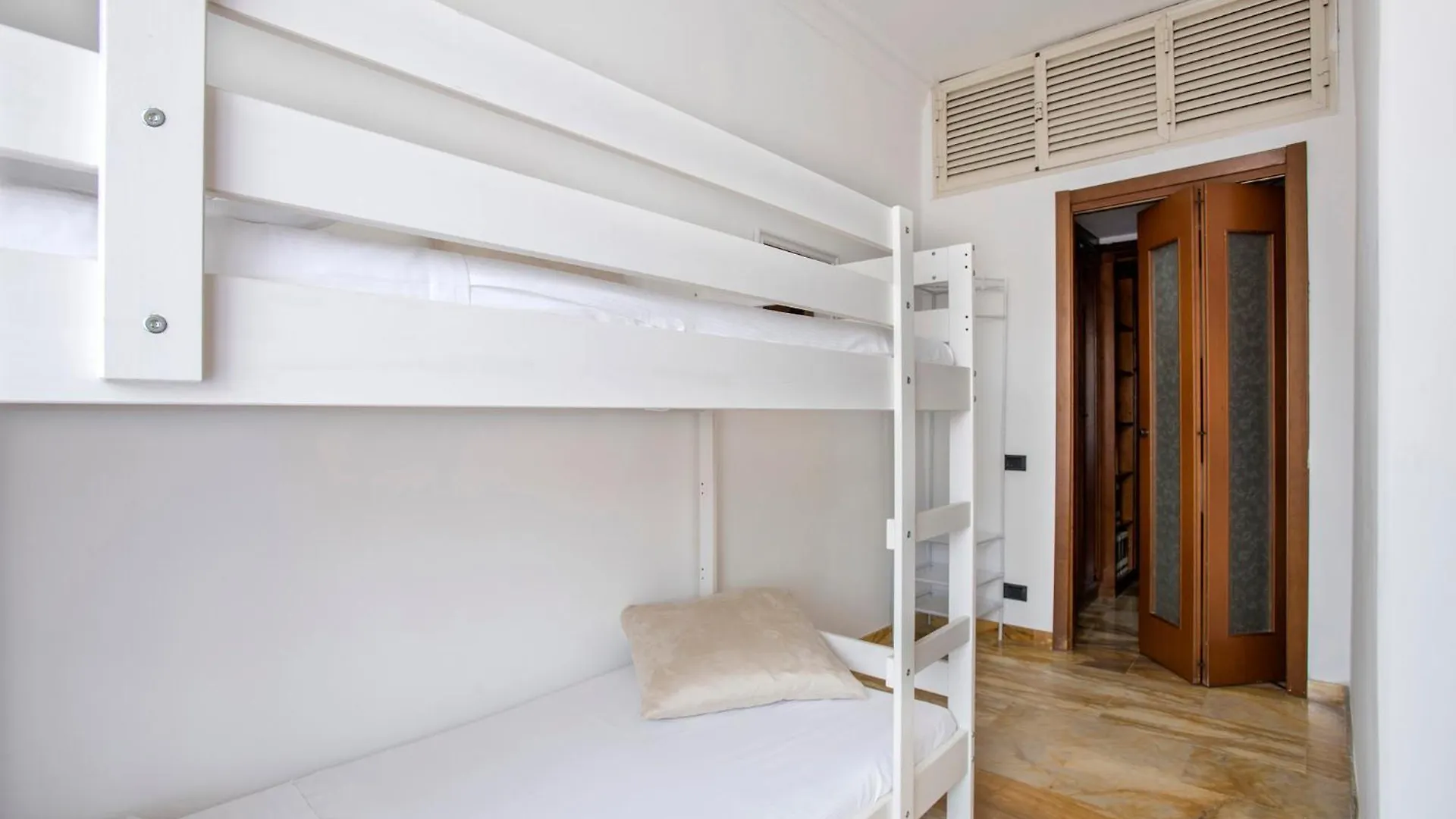 Paramount Rome 5*,